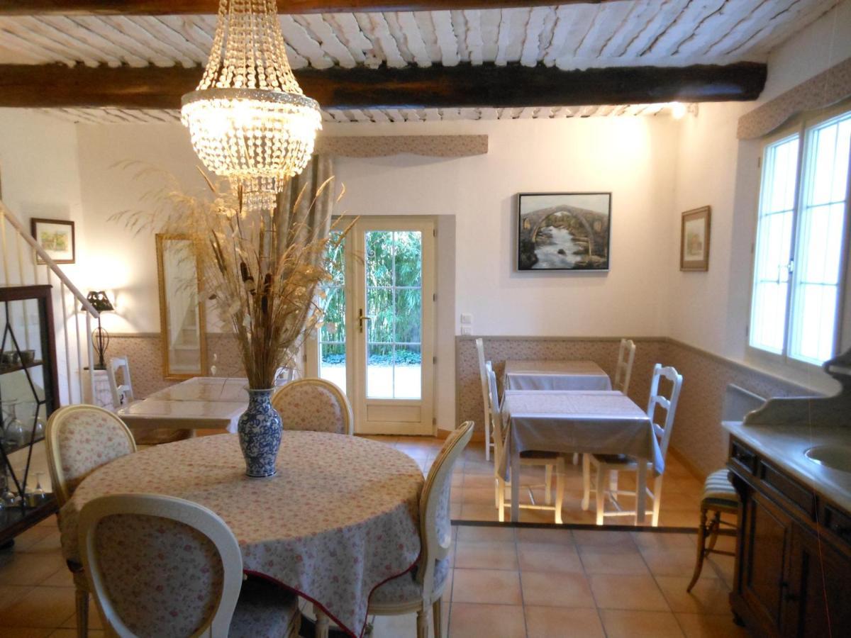 Les Passiflores Roussillon (Vaucluse) Exterior foto