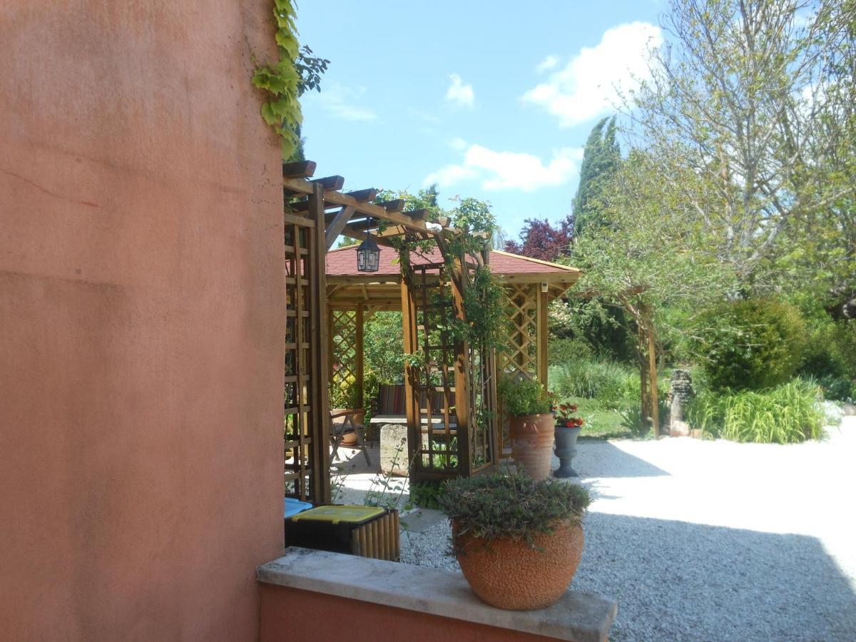 Les Passiflores Roussillon (Vaucluse) Exterior foto